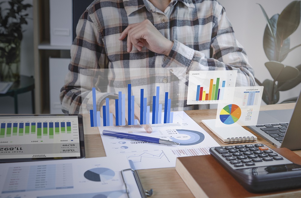Operational Consulting and Analyze financial